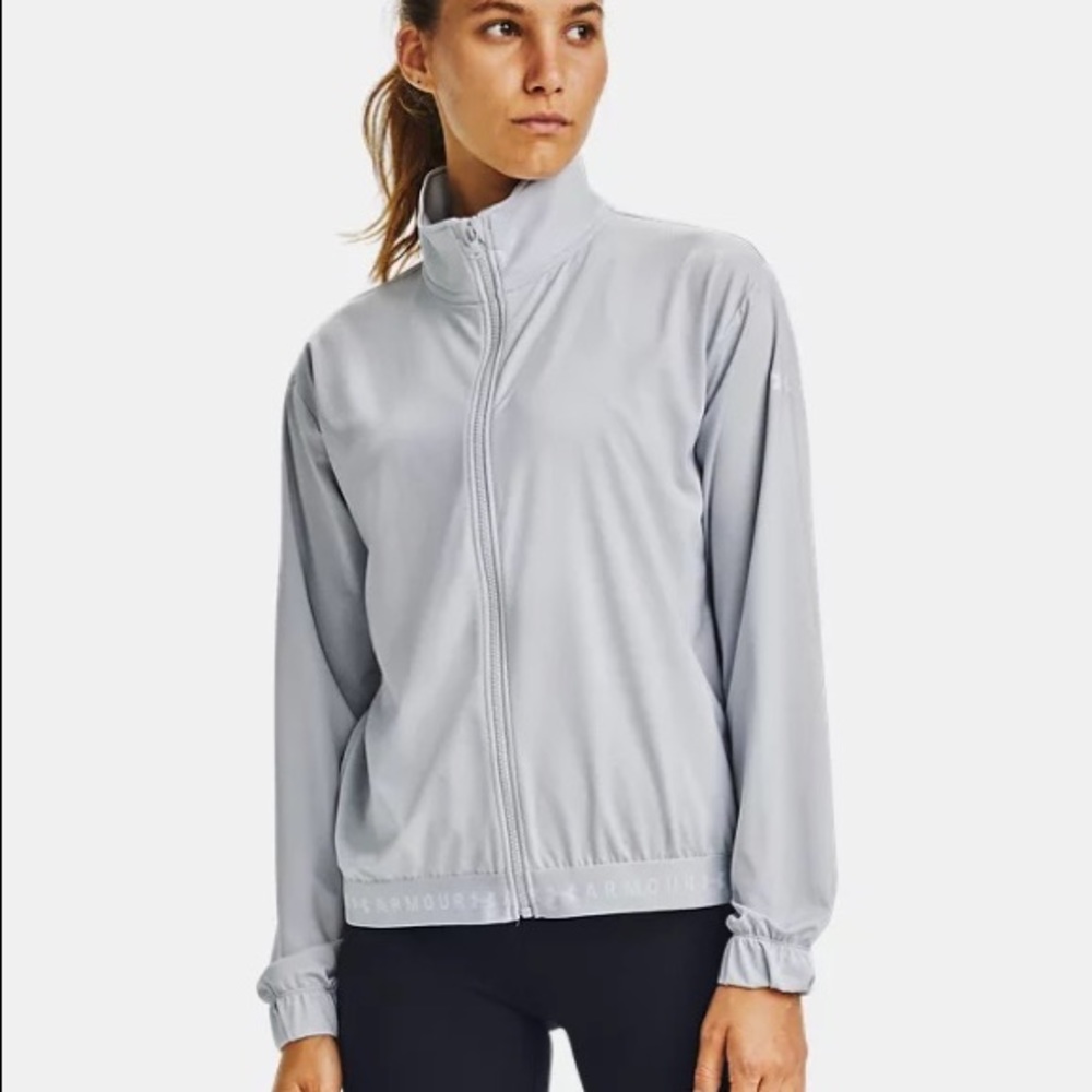 Under Armour Heatgear Full Zip Jacket
Light Gray 1329456 -Size Lg